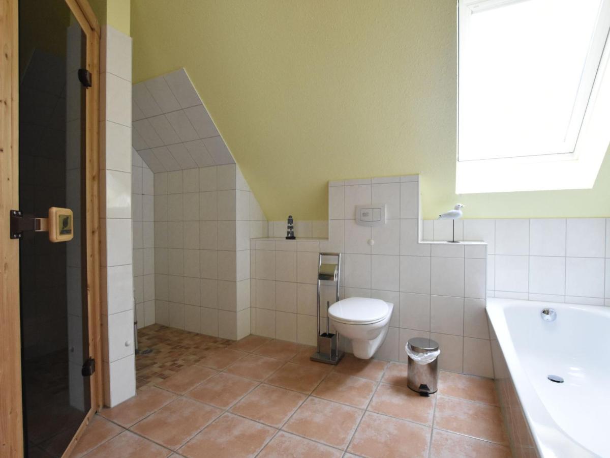 5-Bedroom Holiday Home In Zierow With Garden エクステリア 写真