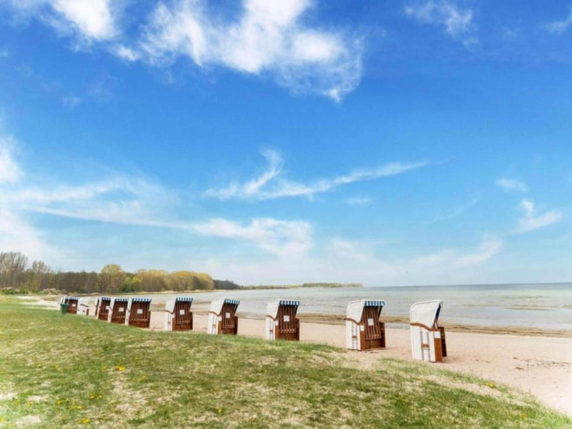 5-Bedroom Holiday Home In Zierow With Garden エクステリア 写真